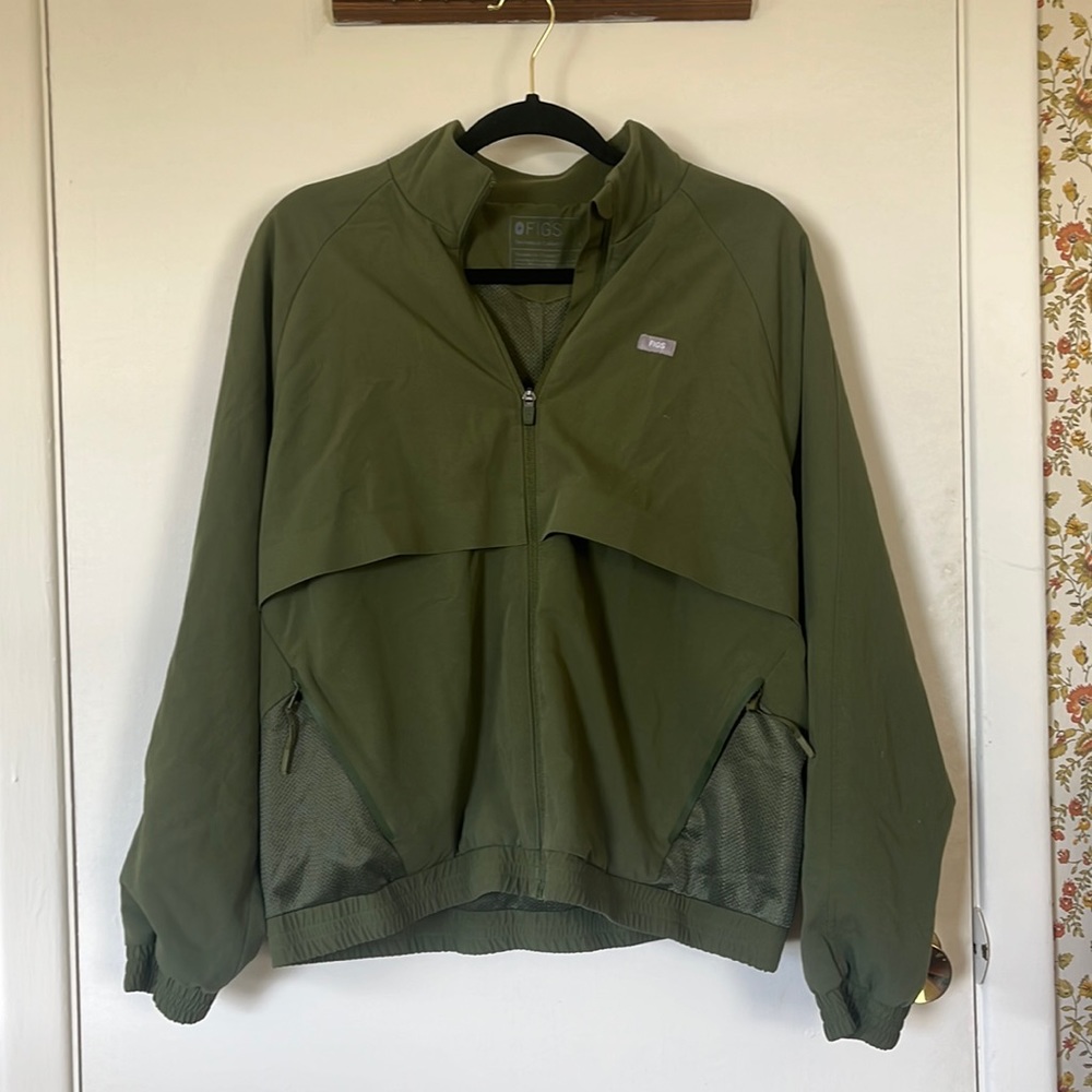 Figs Sydney scrub jacket- worn only twice & had to switch scrub colors